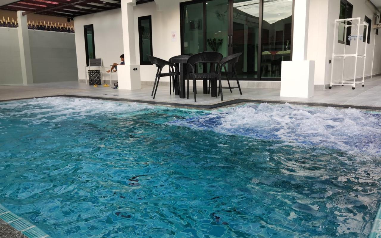 Private Pool Villa With Jacuzzi At Royal Park Village - Walk To The Beach - 6 People - Max 3 Males (Adults Only) Jomtien Beach Exteriör bild