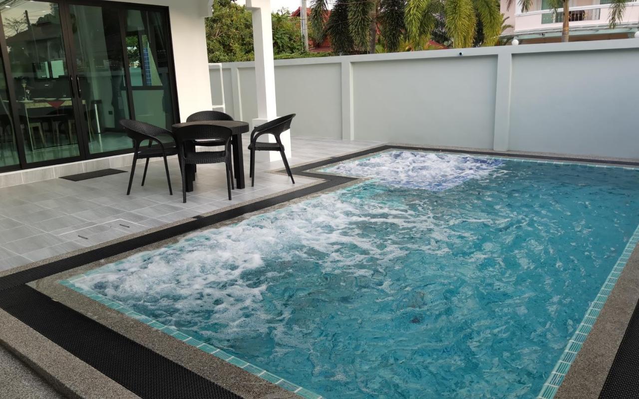 Private Pool Villa With Jacuzzi At Royal Park Village - Walk To The Beach - 6 People - Max 3 Males (Adults Only) Jomtien Beach Exteriör bild
