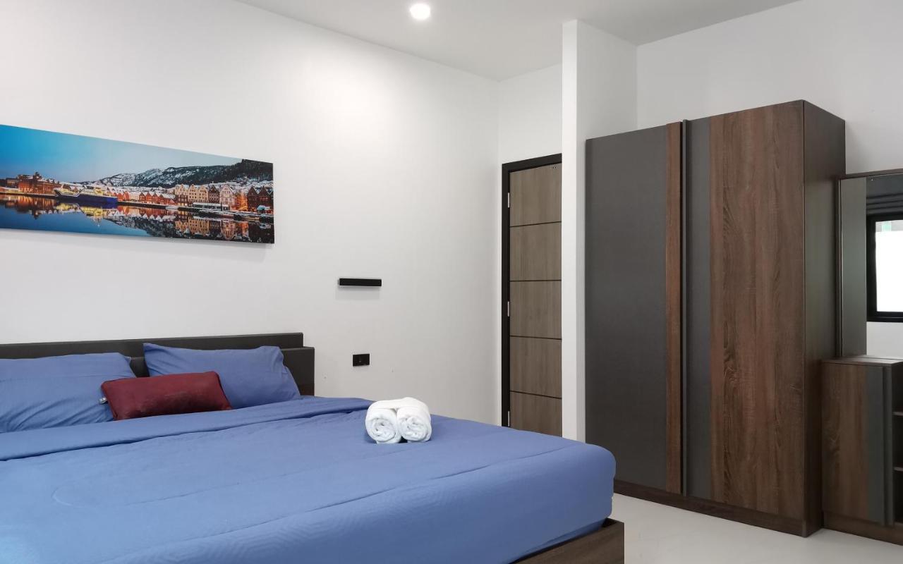 Private Pool Villa With Jacuzzi At Royal Park Village - Walk To The Beach - 6 People - Max 3 Males (Adults Only) Jomtien Beach Exteriör bild