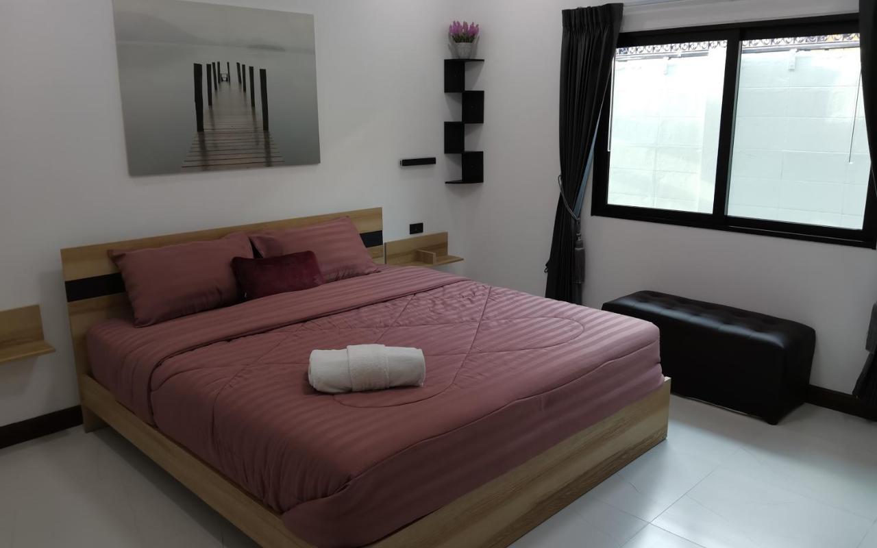 Private Pool Villa With Jacuzzi At Royal Park Village - Walk To The Beach - 6 People - Max 3 Males (Adults Only) Jomtien Beach Exteriör bild